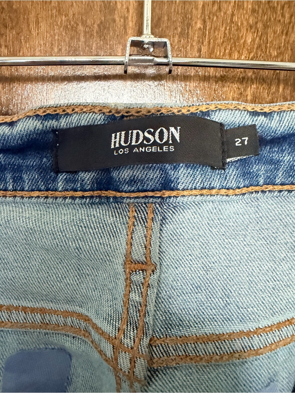 Hudson Jeans Light Blue High-Rise Skinny with Knee Rip - Picture 2 of 6